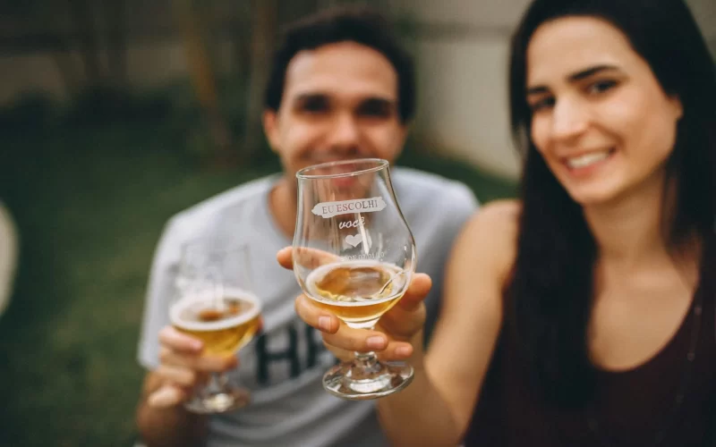 People drinking beer